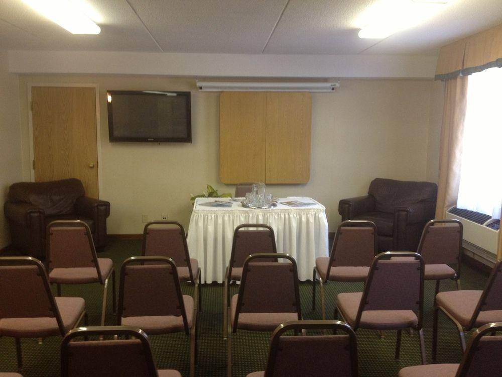 Comfort Hotel & Suites Peterborough Esterno foto
